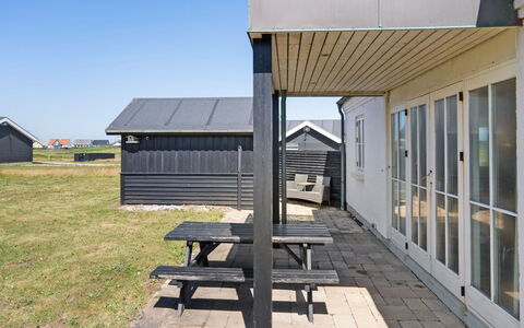 Kanutte - 200M from the Sea