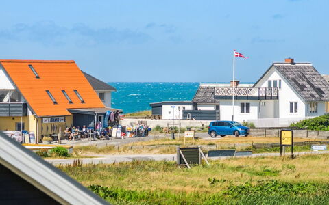 Kanutte - 200M from the Sea