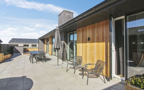 Esme - 400M from the Sea: Plafond, Sol, Design Intérieur, Sol, Composite, Meubles, Recours, Hôtel, Conception, Daylighting