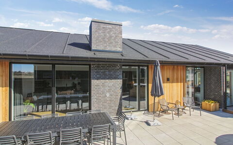 Esme - 400M from the Sea: Plafond, Sol, Design Intérieur, Sol, Composite, Meubles, Recours, Hôtel, Conception, Daylighting