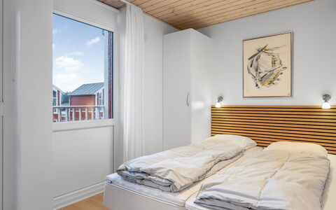 Rikhard - 800M from the Sea: Bois, Design Intérieur, Plafond, Lit, Chambre, Meubles, Sol, Sol, Pièce, Cadre De Lit