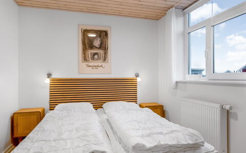 Rikhard - 800M from the Sea: Lit, Chambre, Meubles, Bois, Design Intérieur, Literie, Drap De Lit, Sol, Sol, Plafond