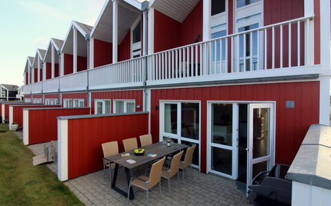 Rikhard - 800M from the Sea: Ombre, Siding, Porche, Balcon