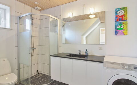 Alessandra - 500M from the Sea: Sol, Design Intérieur, Bois, Sol, Escaliers, Plafond, Tache De Bois, Parquet, Dur, Balustrade