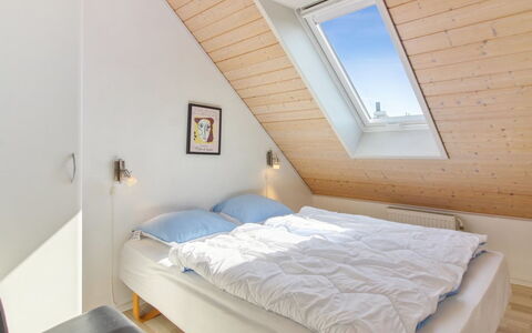 Alessandra - 500M from the Sea: Lit, Chambre, Bois, Design Intérieur, Plafond, Literie, Drap De Lit, Sol, Meubles, Cadre De Lit