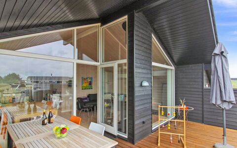 Alma - 500M from the Sea: Architecture, Toit, Domicile, Composite, Daylighting, Siding, Allée
