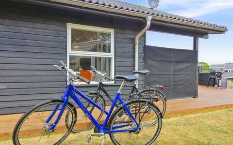 Alma - 500M from the Sea: Architecture, Toit, Domicile, Composite, Daylighting, Siding, Allée