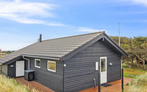 Alma - 500M from the Sea: Architecture, Toit, Domicile, Composite, Daylighting, Siding, Allée