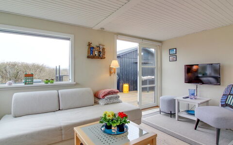 Edvia - 300M from the Sea: Meubles, Design Intérieur, Sol, Bois, Sol, Plafond, Parquet, Chaise, Table, Éclairage