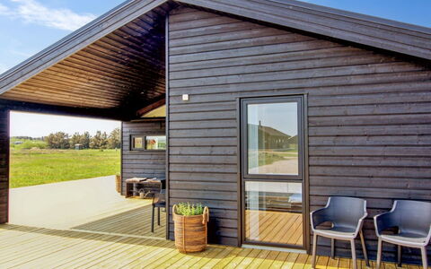 Serey - 1.4Km from the Sea: Herbe, Vert, Maison, Chalet, Prairie, Zone Rurale, Écorégion, Paysage, Lot Terre, Arbuste