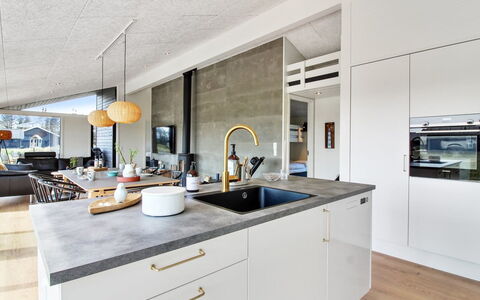 Serey - 1.4Km from the Sea: Cuisine, Comptoir, Sol, Meubles, Design Intérieur, Bois, Sol, Plafond, Cabinetry, Appareil De Cuisine