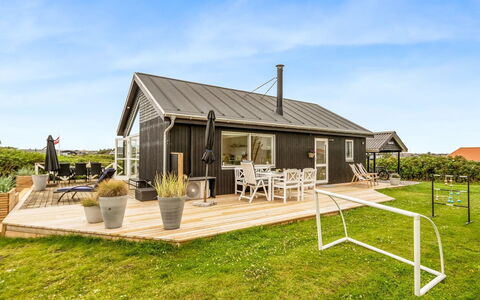 Regnwald - 400M from the Sea: Meubles, Design Intérieur, Sol, Bois, Sol, Plafond, Parquet, Chaise, Table, Éclairage