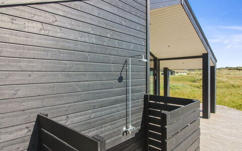 Ascan - 600M from the Sea: Meubles, Design Intérieur, Sol, Bois, Sol, Plafond, Parquet, Chaise, Table, Éclairage