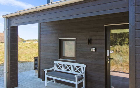 Ascan - 600M from the Sea: Meubles, Design Intérieur, Sol, Bois, Sol, Plafond, Parquet, Chaise, Table, Éclairage