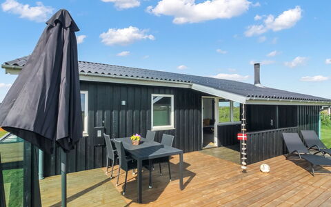 Lok - 450M from the Sea: Herbe, Vert, Maison, Chalet, Prairie, Zone Rurale, Écorégion, Paysage, Lot Terre, Arbuste