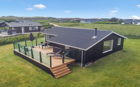 Lok - 450M from the Sea: Herbe, Vert, Maison, Chalet, Prairie, Zone Rurale, Écorégion, Paysage, Lot Terre, Arbuste