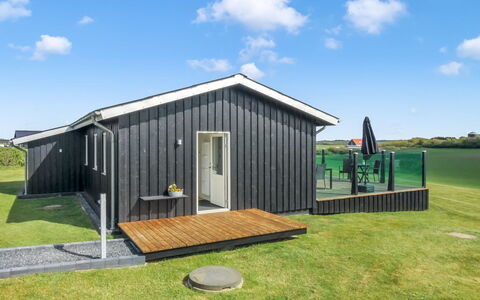 Lok - 450M from the Sea: Architecture, Toit, Domicile, Composite, Daylighting, Siding, Allée