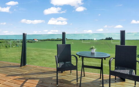 Lok - 450M from the Sea: Architecture, Toit, Domicile, Composite, Daylighting, Siding, Allée