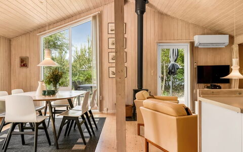 Anelisa - 1.2Km from the Sea: Design Intérieur, Sol, Bois, Sol, Plafond, Meubles, Parquet, Salon, Pièce, Luminaire