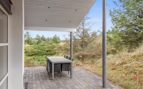 Heraldina - 1Km from the Sea: Meubles, Chaise, Table, Mobilier De Jardin, Tableau De Plein Air, Table Cuisine Et Salle A Manger, Parapluie, Ombre, Restaurant, Pot De Fleur