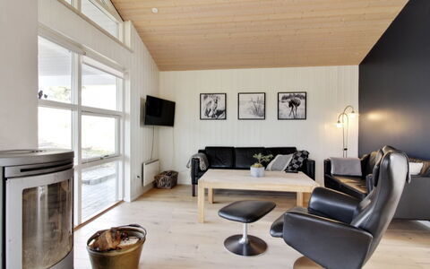 Heraldina - 1Km from the Sea: Sol, Design Intérieur, Bois, Plafond, Sol, Meubles, Parquet, Salon, Pièce, Éclairage