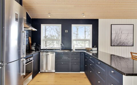 Heraldina - 1Km from the Sea: Cuisine, Bois, Sol, Comptoir, Parquet, Cabinetry, Meubles, Design Intérieur, Appareil De Cuisine, Sol