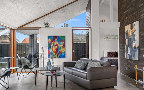 Aaran - 700M from the Sea: Design Intérieur, Meubles, Sol, Bois, Sol, Canapé, Salon, Plafond, Domicile, Éclairage