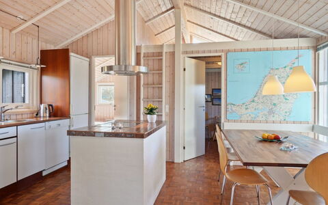 Franzisca - 700M from the Sea: Design Intérieur, Sol, Meubles, Sol, Cuisine, Bois, Plafond, Luminaire, Comptoir, Chaise