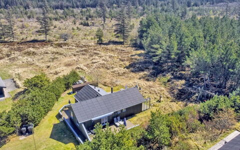 Gerasim - 1Km from the Sea: Herbe, Maison, Toit, Domicile, Chalet, Arbuste, Lot Terre, Zone Rurale, Ferme, Couverture De Sol