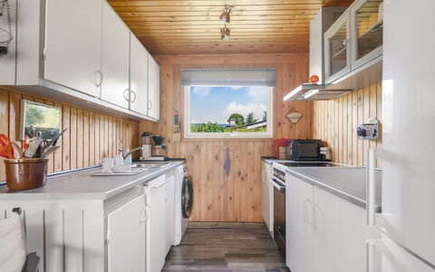 Stygge - 300M from the Sea: Bois, Tache De Bois, Dur, Cuisine, Planche, Comptoir, Vernis, Contre-Plaqué, Principaux Appliance
