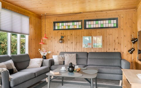 Stygge - 300M from the Sea: Meubles, Design Intérieur, Canapé, Sol, Bois, Salon, Sol, Pièce, Plafond, Table