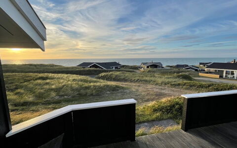 Joske - 50M from the Sea: Sol, Design Intérieur, Bois, Sol, Escaliers, Plafond, Tache De Bois, Parquet, Dur, Balustrade