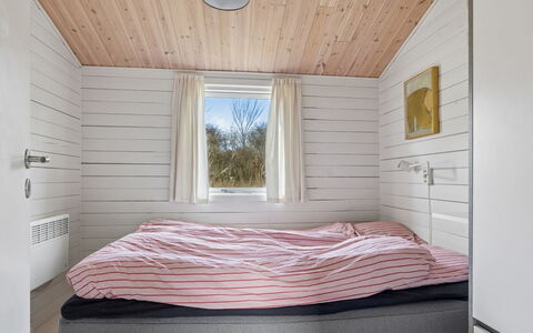 Thorsten - 500M from the Sea: Bois, Sol, Sol, Chambre, Design Intérieur, Plafond, Lit, Domicile, Pièce, Literie
