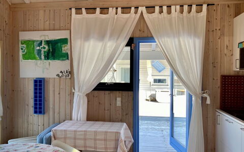 Ilenia - 150M from the Sea: Meubles, Design Intérieur, Sol, Bois, Sol, Plafond, Parquet, Chaise, Table, Éclairage