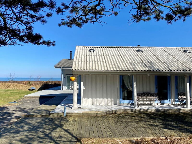 Ilenia - 150M from the Sea