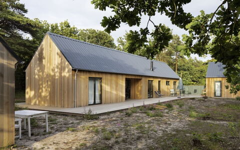 Blakke - 200M from the Sea: Piscine, Mobilier De Jardin, Meubles, Recours, Dalle, Eco Hôtel, Ombre, Chaise, Loisir, Biens