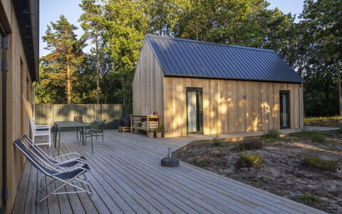Blakke - 200M from the Sea: Piscine, Mobilier De Jardin, Meubles, Recours, Dalle, Eco Hôtel, Ombre, Chaise, Loisir, Biens