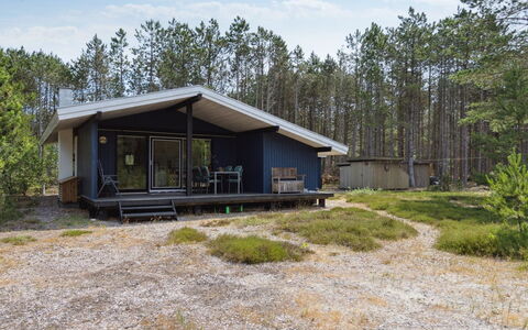 Andy - 600M from the Sea: Architecture, Toit, Domicile, Composite, Daylighting, Siding, Allée
