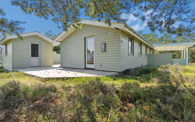 Alwine - 250M from the Sea