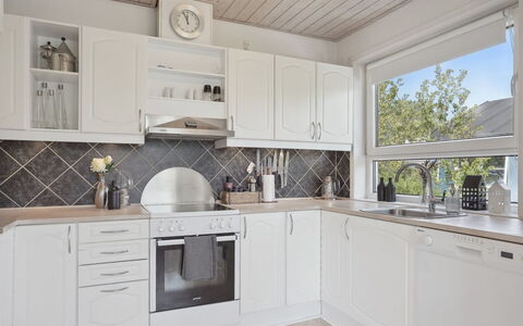 Gisella - 1.2Km from the Sea: Cuisine, Design Intérieur, Appareil De Cuisine, Comptoir, Sol, Principaux Appliance, Cabinetry, Meubles, Plafond, Électroménager