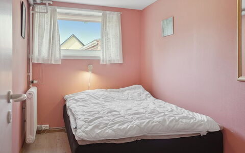 Gisella - 1.2Km from the Sea: Lit, Chambre, Literie, Drap De Lit, Mur, Design Intérieur, Linge, Sol, Meubles, Pièce