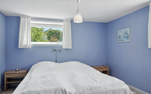 Gisella - 1.2Km from the Sea: Bleu, Chambre, Plafond, Design Intérieur, Sol, Lit, Sol, Literie, Drap De Lit, Linge