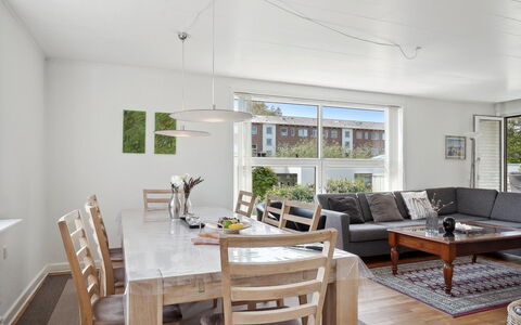 Gisella - 1.2Km from the Sea: Meubles, Design Intérieur, Sol, Sol, Mur, Chaise, Table, Salle À Manger, Bois, Plafond