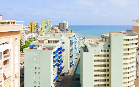 Mar de Oropesa i: Meubles, Bois, Design Intérieur, Architecture, Rayonnage, Chaise, Sol, Immobilier, Faisceau, Dur