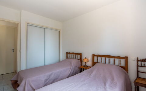 Ténérife: Meubles, Bois, Design Intérieur, Architecture, Rayonnage, Chaise, Sol, Immobilier, Faisceau, Dur