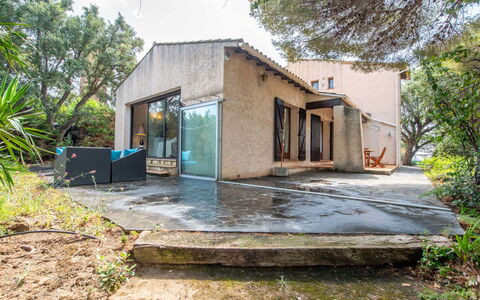 Ténérife: Meubles, Bois, Design Intérieur, Architecture, Rayonnage, Chaise, Sol, Immobilier, Faisceau, Dur