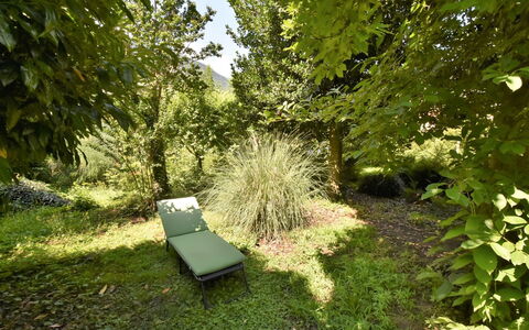 La Casa del Nonno: Meubles, Bois, Design Intérieur, Architecture, Rayonnage, Chaise, Sol, Immobilier, Faisceau, Dur