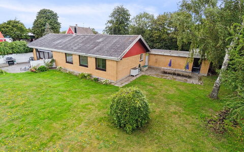 Kolle - 3.2Km from the Sea: Maison, Domicile, Toit, Chalet, Biens, Aménagement Paysager, Batiments Jardin, Siding, Ferme