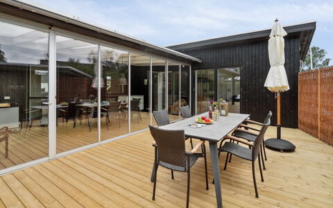 Randulf - 250M from the Sea: Bois, Toit, Architecture, Domicile, Maison, Chalet, Siding, Dur, Pente, Biens