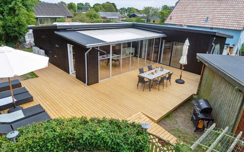 Randulf - 250M from the Sea: Bois, Toit, Architecture, Domicile, Maison, Chalet, Siding, Dur, Pente, Biens